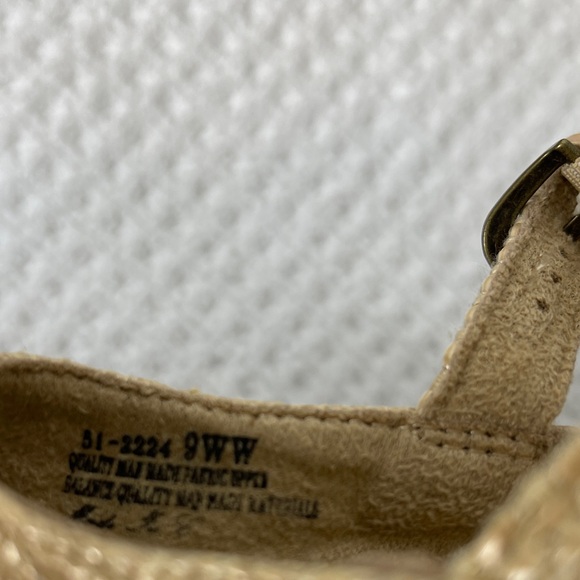 Bella Vita Women's Tan Woven Espadrilles size 9ww - Picture 6 of 7